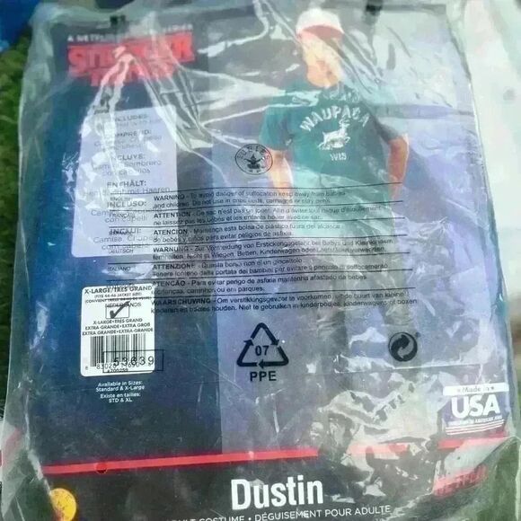 Halloween Stranger Things adult’s Dustin's Waupaca‎ T-Shirt Kit size XL - Picture 3 of 5